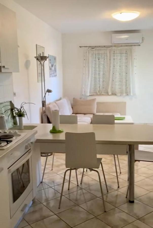 Jersani Apartment Murter Bagian luar foto